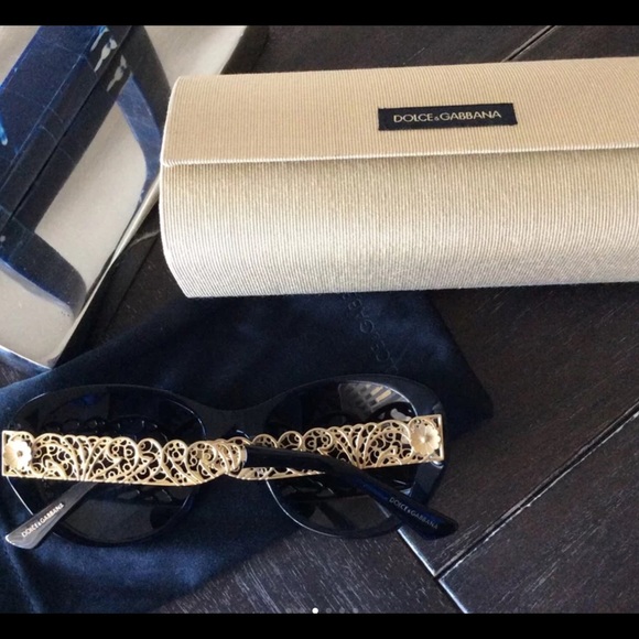 Dolce and Gabbana Polarized Sunglasses 🕶 - Picture 5 of 6